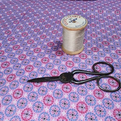 2Yds Vintage Cotton Quilt Fabric 35W Lavender Rose Blue Geo B1 - Image 1 of 4