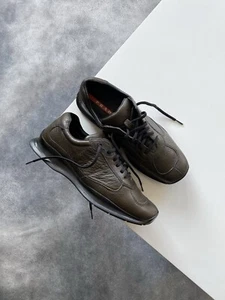 Sneakers Prada Sport anni 2000 in pelle marrone punta piatta donna US8,5 - Foto 1 di 13