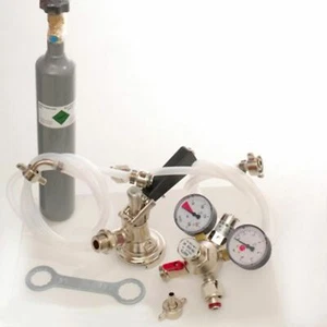 Zubehörpaket mit Flach Fitting, 7mm Bierschlauch und 0,5 kg CO2 Flasche - Bild 1 von 4