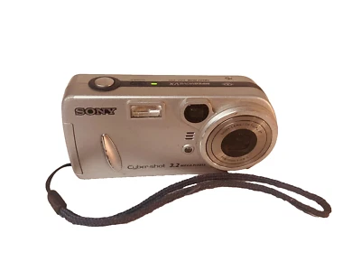 Sony Cyber-shot DSC-P72 3.2MP Digital Camera - Silver -USED - WORKING - Image 1 of 4