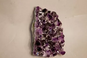 Druse D'Amethyste de Uruguay avec une belle couleur 91g amas plaque - Bild 1 von 1