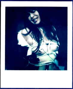 ARAKI NOBUYOSHI - ORIGINAL POLAROID SIGNED AND CERTIFIED BY ARTIST - Picture 1 of 5