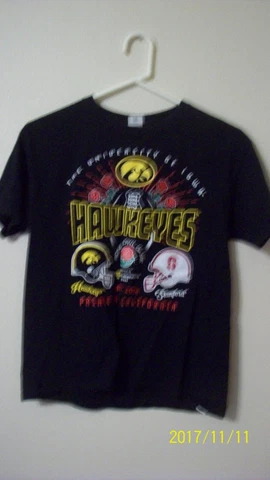 Iowa Hawkeyes rose bowl 2016 T shirt child L black with red gold 24.75 in L 19in Cover