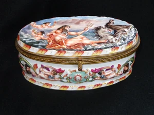 Antiker Capodimonte Scharnier Waschtischkasten mit Neptun Poseidon Cherubs - Bild 1 von 8