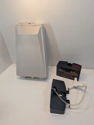 680.88973 Carpet Cleaner Kenmore Heavy Duty The Cleaning Machine 4.2  Tank Part - Image 1 of 4