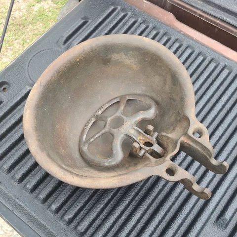 VINTAGE KLINZING 44 cow bull CAST IRON LIVESTOCK feed WATERING BOWL TROUGH Cover
