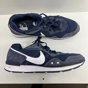 Nike Venture Runner Midnight blu navy scamosciato CK2944-400 taglia UK 12 EU 47,5 - Foto 1 di 7