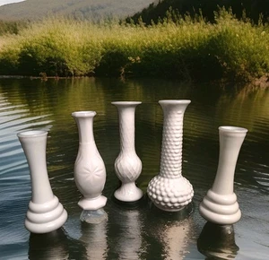 5 White Milk Glass Bud Flower Vases USA  Short - Picture 1 of 8