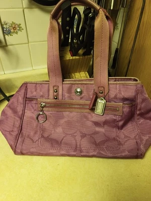 Bolso de mano de lona con logotipo Coach  Foto 1 de 4