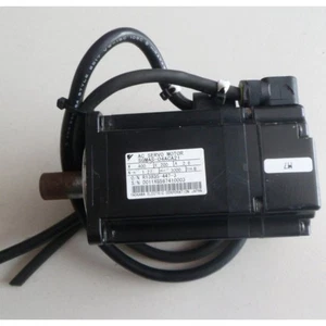 ein gebrauchter Yaskawa SGMAS-04ACA21 Servomotor SPOT STOCKS - Bild 1 von 3