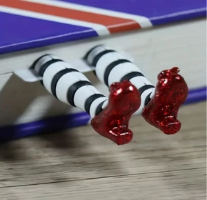3D High Heels Bookmark Bookworm Ruby Slippers Book Lovers BookClub Wizard of Oz - Imagen 1 de 5