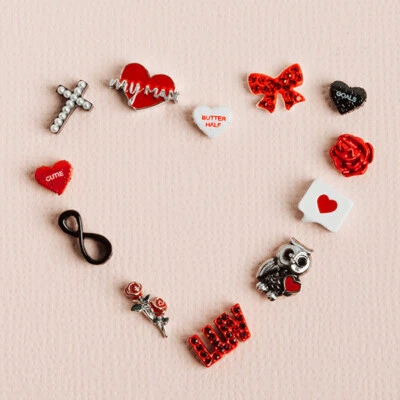 Dijes de San Valentín Origami Owl 2021 compra 4 y obtén dijes gratis Foto 1 de 4