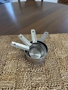 Vintage Edelstahl 4 Stück Messbecher, 1/4, 1/3, 1/2, 1 Tasse "Foley Like" - Bild 1 von 9