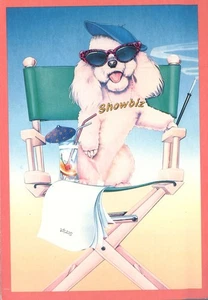Tarjeta postal de cómic de perro con gafas de sol bebida y guión en silla de director Showbiz - Imagen 1 de 2