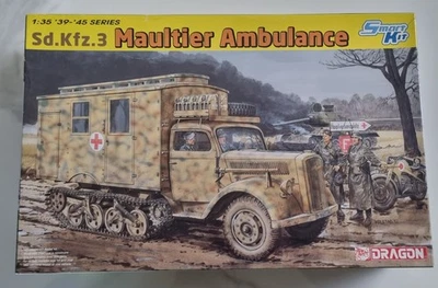 Dragon 1/35 39-'45 Series Sd.Kfz.3 Maultier Ambulance 6766 - Immagine 1 di 4