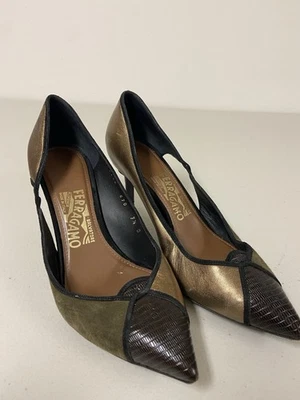 Tacones Salvatore Ferragamo bronce y marrón oscuro talla 7,5 Foto 1 de 4
