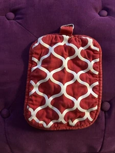 Cannon Red And White Pot Holder - Picture 1 of 12