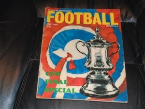 JUNE 1967 CHARLES BUCHANS SOCCER MONTHLY MAGAZINE INCLUDES CUP FINAL SPECIAL - Picture 1 of 2