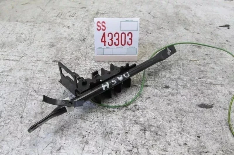 Terminal Signal Distribution Strip 190E 1992 MERCEDES Front Dash Socket Wire OEM - Image 1 of 4