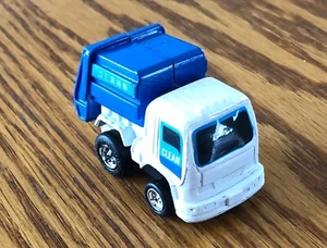 F & C (China) “Clean” Rear Load Garbage (Waste/Trash/Refuse) Truck - Picture 1 of 5