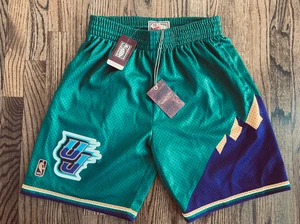 NWT 1996 Mitchell & Ness NBA Swingman Green Shorts Jazz 1996 Mens Medium Large - Picture 1 of 3