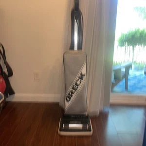 Aspiradora vertical ligera Oreck XL XL2800H2 2 velocidades con luz hipoalergénica - Imagen 1 de 5