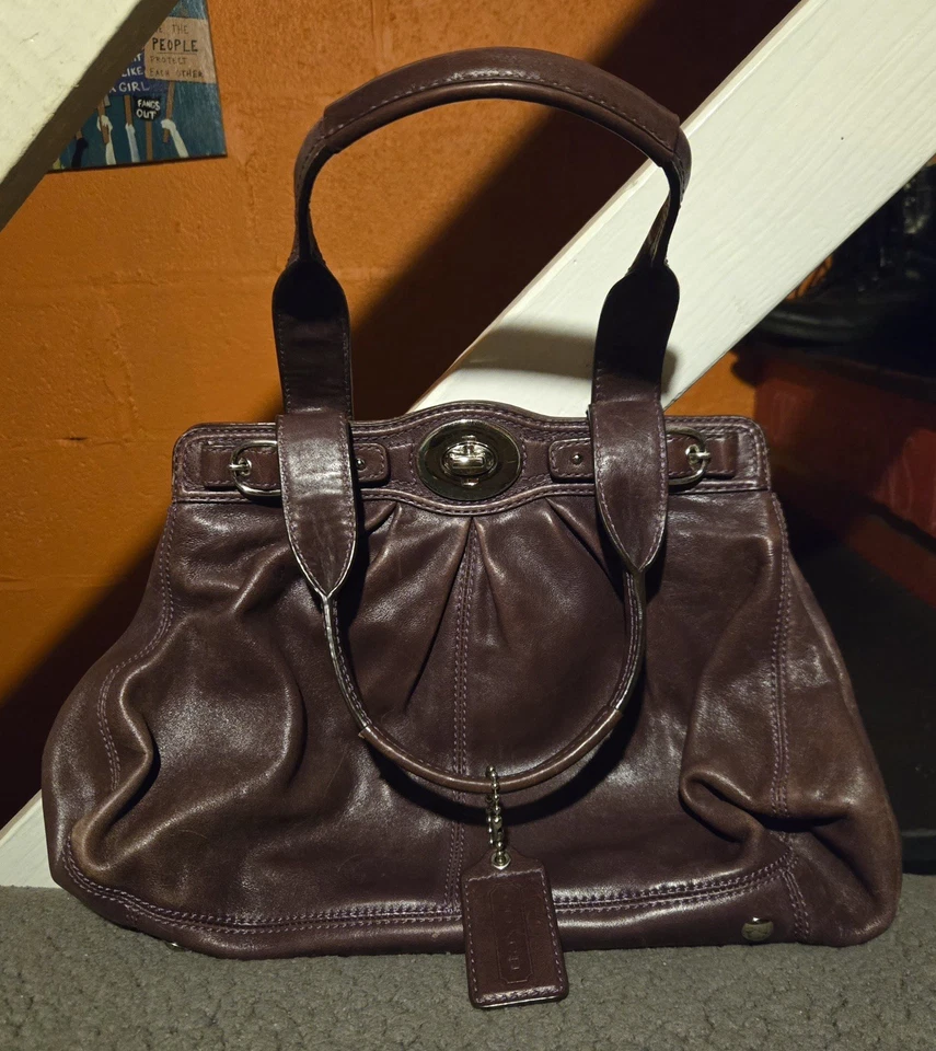 COACH 石榴石 F13914 皮革打褶单肩包紫色梅子转锁闭合 — 第 1/1 张图片