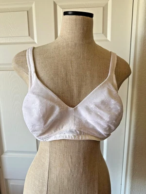 Cabernet Y72BN037 White Embroidered Floral Print Wire Free Soft Cup Bra - 42B - Image 1 of 4