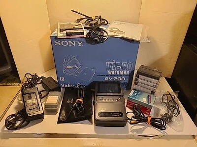VTG SONY GV-200 HANDHELD WIRELESS VIDEO 8 WALKMAN TV RECORDER BOXED PLEASE READ - Image 1 of 4