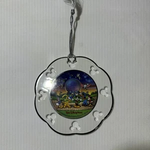Walt Disney World Mickey And Friends 2000 Ceramic Christmas Tree Ornament - Picture 1 of 4