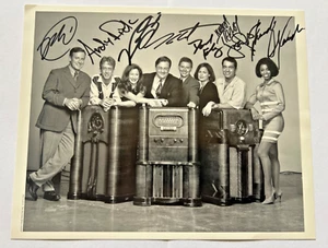 NewsRadio TV Series 1995–1999 Studio Photo Signed by entire cast Joe Rogan - Picture 1 of 4