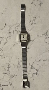 Vintage Casio LQ-352 W Quartz Silver Tone Women's Analog Watch Needs Battery - Picture 1 of 10
