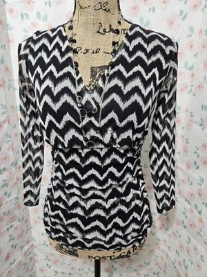 INC., WOMEN'S BLACK/WHITE NYLON GEO  V-NECK 3/4 SLEEVED RUCHED BLOUSE, SIZE S - Image 1 of 4