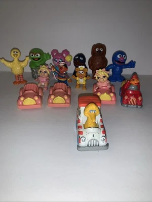 Figura de acción 1984 Sesame Street Die Cast Car Ernie Big Bird Muppets camión de bomberos Foto 1 de 4