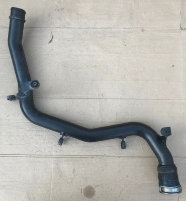 Tubo intercooler VW Touareg Alt 3.0 TDi (2008) - 7L6145795S **Pieza original OEM** Foto 1 de 4