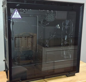 NZXT H700i - ATX Mid-Tower PC Gaming Case with Tempered Glass Black - 2018 Model - Picture 1 of 11