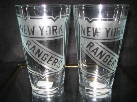 NEW YORK RANGERS LOGO ETCHED 16 oz PINT GLASSES NEW Cover