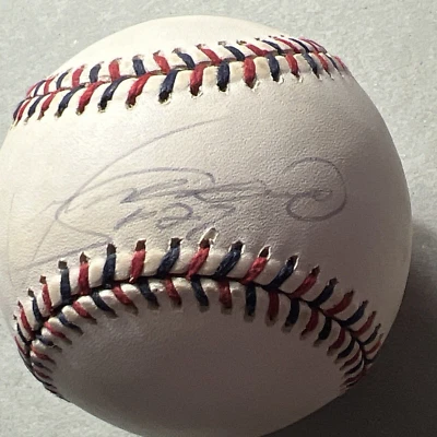 Vladimir Guerrero Sr Autographed  *Official Ball* 2000 Atlanta All-Star Game - Image 1 of 4