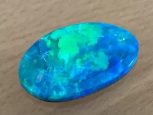 Opal Doublet Earth Mined Brilliant Variety of Blues and Greens 6.15 ct 20x13 mm - Picture 1 of 10