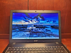 Acer Aspire E15 E5-575 15.6" 1TB 12 GB RAM - Picture 1 of 9