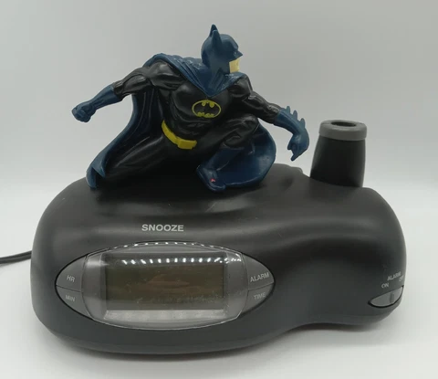 TM & DC Comics Batman Bat Signal Projection Alarm Clock Battery Back Up *READ Cover
