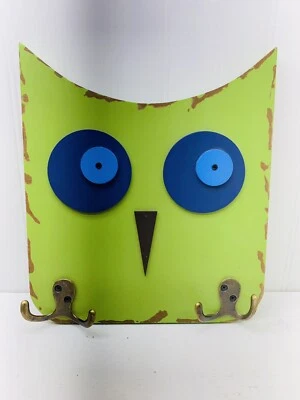 Owl Face Wood coat And Hat rack Green With Blue Eyes 2 Prong 2 Metal Hooks - Image 1 of 4