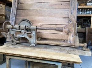 Antigua prensa de poste de hierro fundido herrero granja Lesota Albert Lea engranajes MN - Imagen 1 de 24