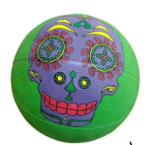Day Of The Dead Basketball gebraucht muss aufgeblasen werden grün, Totenkopf Design  - Bild 1 von 6