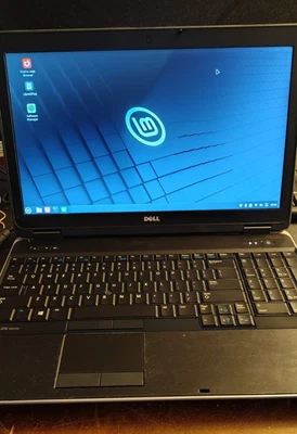 戴尔笔记本电脑 Linux 完好肉桂 I5 第 4 代 16GB Ram,250GB 固态硬盘。 Markdown 阅读 — 第 1/4 张图片