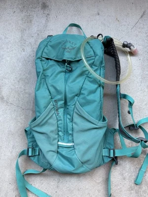 Mochila de hidratación para bicicleta Osprey Kitsuma 3 para mujer Foto 1 de 2