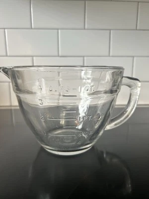 Pampered Chef Measuring Mixing Batter Bowl With Lid Glass 4 Cup- No Lid - Image 1 of 4