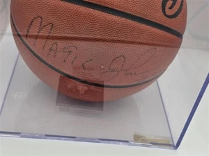 Los Angeles Lakers Earvin 'Magic Johnson signiert NBA Basketball Echtheitszertifikat - Bild 1 von 6