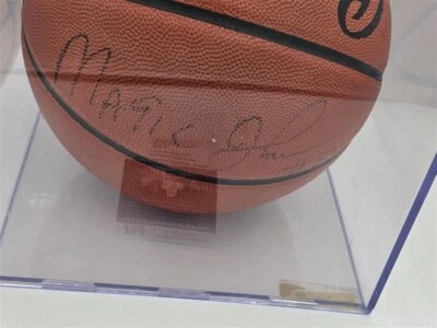 Los Angeles Lakers Earvin 'Magic Johnson Signed NBA Basketball COA - Image 1 of 4