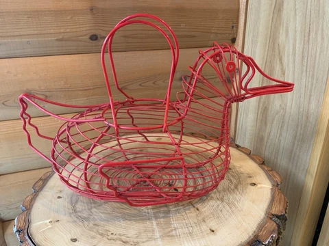 Vintage Red Wire Duck Shaped Egg Basket Farmhouse Style H 8"× L 14"× W 7" Cover